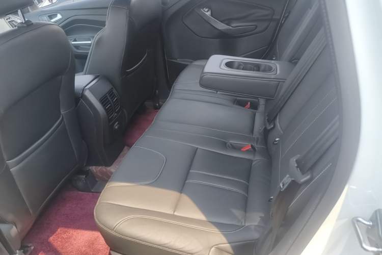 Used Ford Kuga 2015 2.0L GTDi Four-Wheel-Drive Sport Model Left Rear Seat
