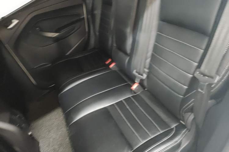 Used Ford Kuga 2015 1.5L GTDi Two-Wheel-Drive Comfort Model Left Rear Seat