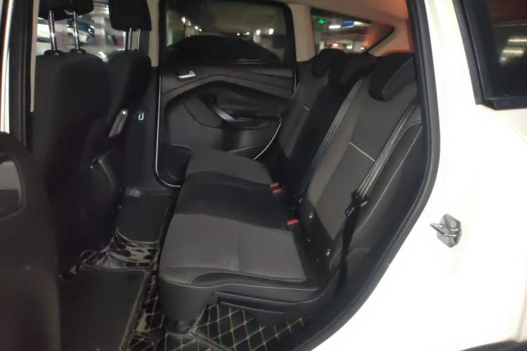 Used Ford Kuga 2015 1.5L GTDi Two-Wheel-Drive Comfort Model Left Rear Seat