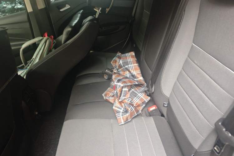 Used Ford Kuga 2015 1.5L GTDi Two-Wheel-Drive Comfort Model Left Rear Seat