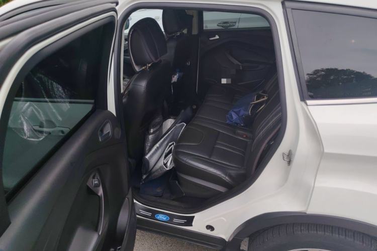 Used Ford Kuga 2015 2.0L GTDi Four-Wheel-Drive Sport Model Left Rear Seat