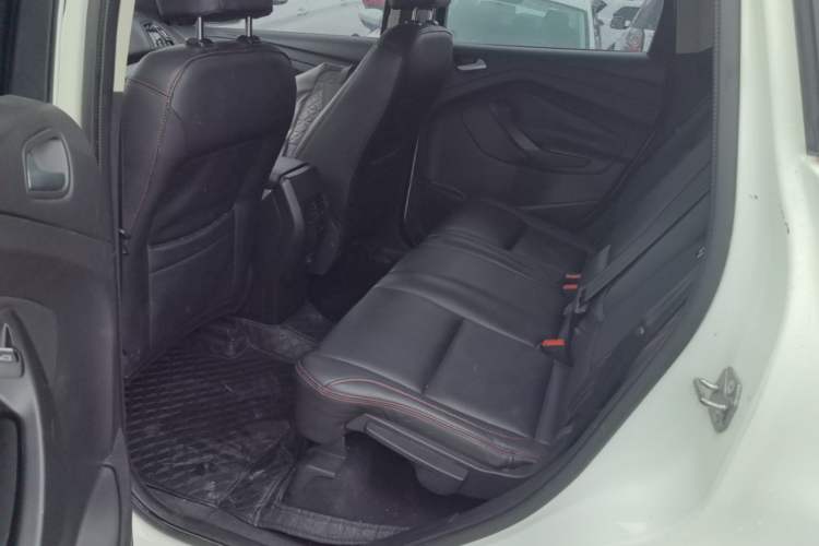Used Ford Kuga 2015 1.5L GTDi Two-Wheel-Drive Comfort Model Left Rear Seat