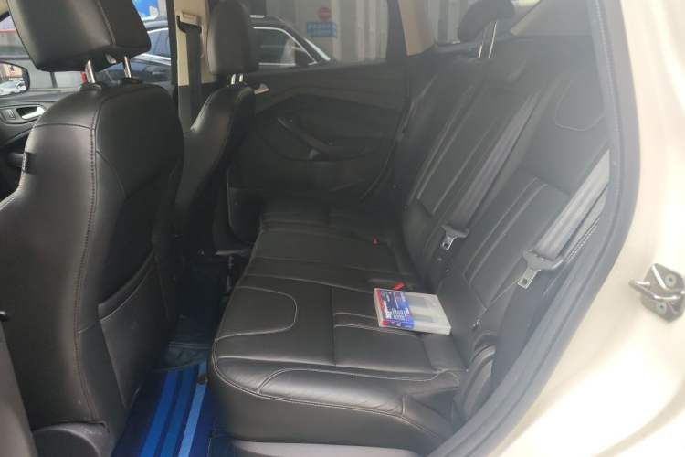 Used Ford Kuga 2015 2.0L GTDi Four-Wheel-Drive Sport Model Left Rear Seat