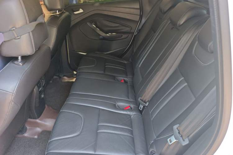 Used Ford Kuga 2015 2.0L GTDi Four-Wheel-Drive Sport Model Left Rear Seat