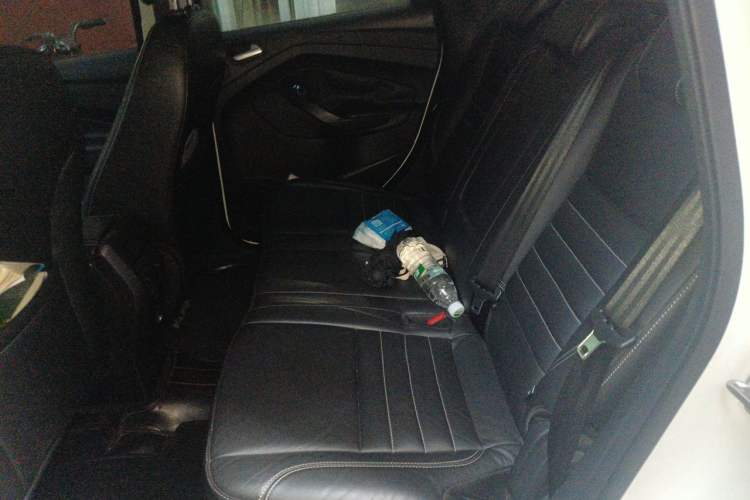 Used Ford Kuga 2015 2.0L GTDi Four-Wheel-Drive Sport Model Left Rear Seat