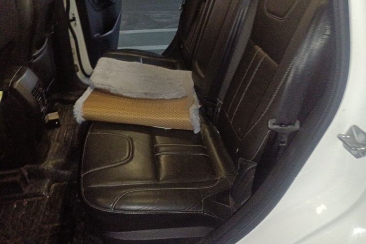 Used Ford Kuga 2015 2.0L GTDi Four-Wheel-Drive Sport Model Left Rear Seat