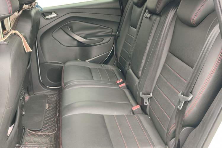 Used Ford Kuga 2015 1.5L GTDi Two-Wheel-Drive Comfort Model Left Rear Seat
