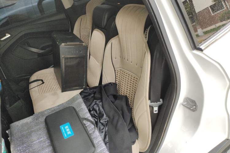 Used Ford Kuga 2015 2.0L GTDi Four-Wheel-Drive Sport Model Left Rear Seat