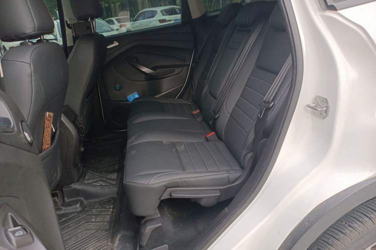 Used Ford Kuga 2015 1.5L GTDi Two-Wheel-Drive Comfort Model Left Rear Seat