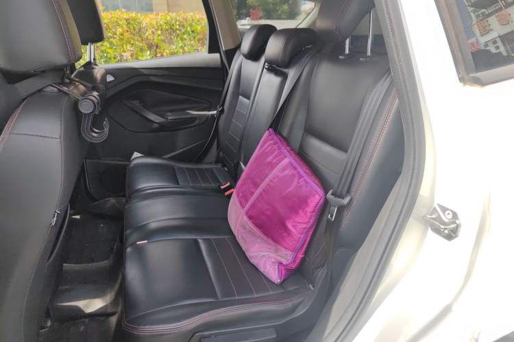Used Ford Kuga 2015 1.5L GTDi Two-Wheel-Drive Comfort Model Left Rear Seat