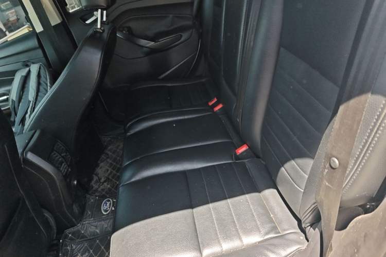 Used Ford Kuga 2015 1.5L GTDi Two-Wheel-Drive Comfort Model Left Rear Seat