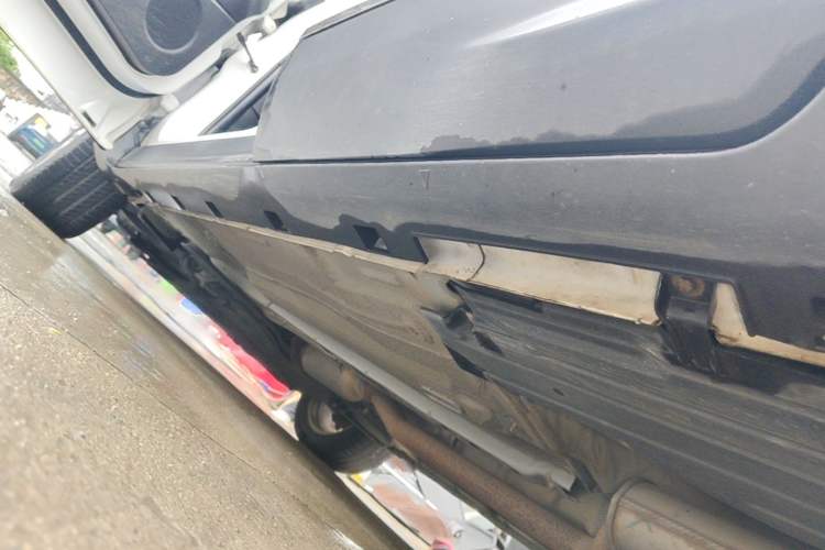 Used Ford Kuga 2015 1.5L GTDi Two-Wheel-Drive Comfort Model Left Side Sill