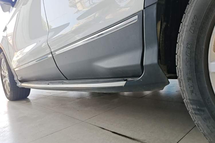 Used Ford Kuga 2015 1.5L GTDi Four-Wheel-Drive Elite Model Left Side Sill