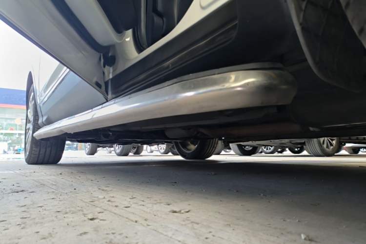 Used Ford Kuga 2015 1.5L GTDi Four-Wheel-Drive Elite Model Left Side Sill