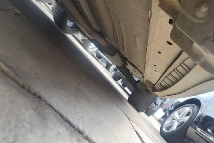 Used Ford Kuga 2015 2.0L GTDi Four-Wheel-Drive Sport Model Left Side Sill