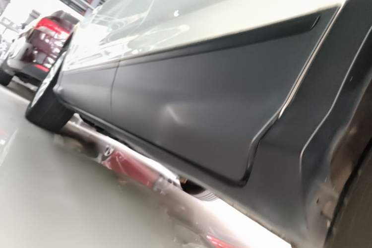 Used Ford Kuga 2015 1.5L GTDi Two-Wheel-Drive Comfort Model Left Side Sill