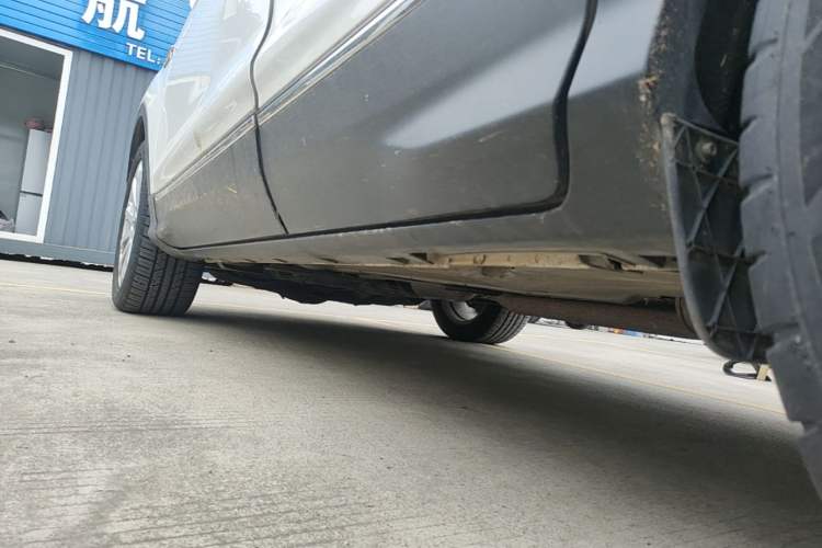 Used Ford Kuga 2015 2.0L GTDi Four-Wheel Drive Prestige Model Left Side Sill