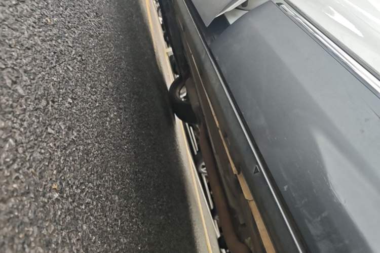 Used Ford Kuga 2015 2.0L GTDi Four-Wheel-Drive Sport Model Left Side Sill