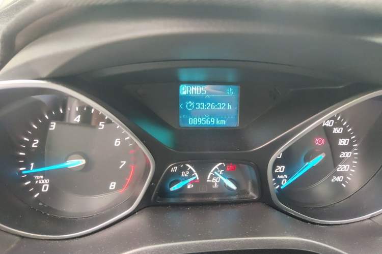 Used Ford Kuga 2015 1.5L GTDi Two-Wheel Drive Fashion Edition Odometer Close Up