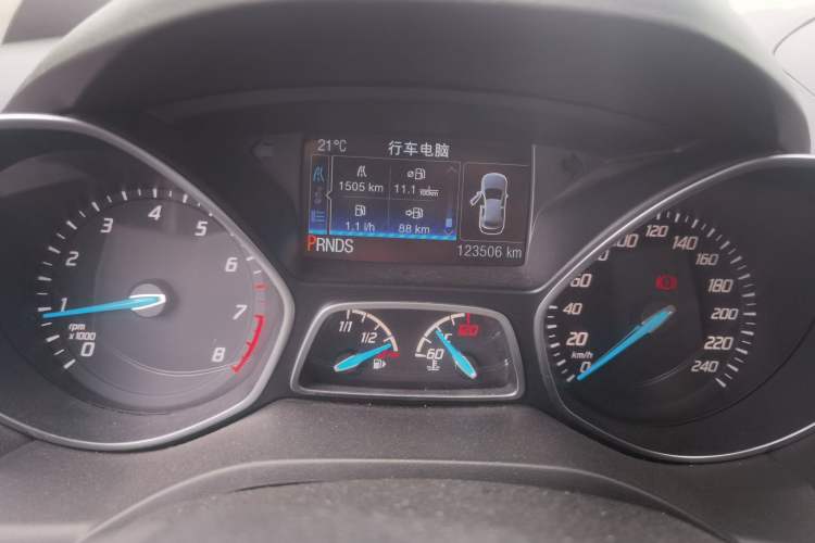 Used Ford Kuga 2015 2.0L GTDi Four-Wheel Drive Elite Model Odometer Close Up
