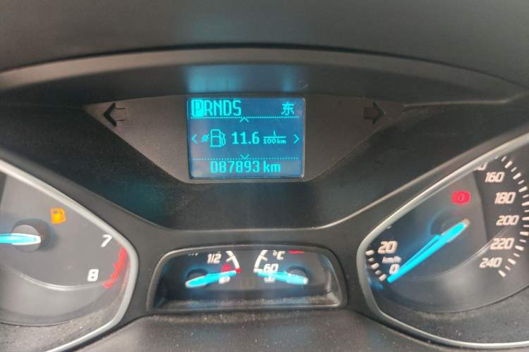 Used Ford Kuga 2015 1.5L GTDi Two-Wheel Drive Fashion Edition Odometer Close Up