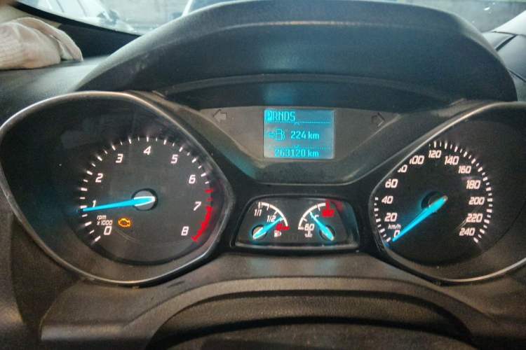 Used Ford Kuga 2015 1.5L GTDi Two-Wheel-Drive Comfort Model Odometer Close Up
