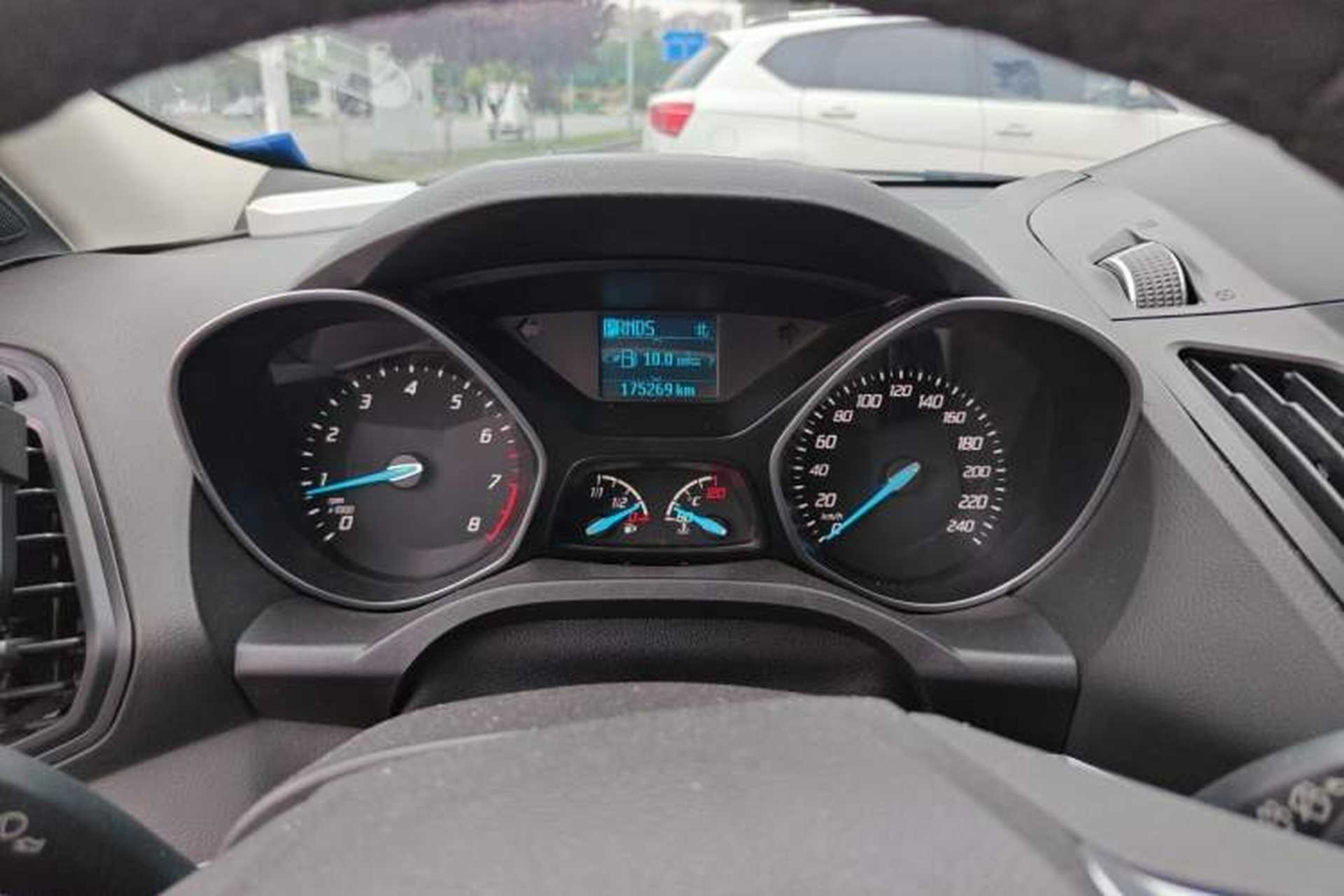Used Ford Kuga 2015 1.5L GTDi Two-Wheel Drive Fashion Edition Odometer Close Up