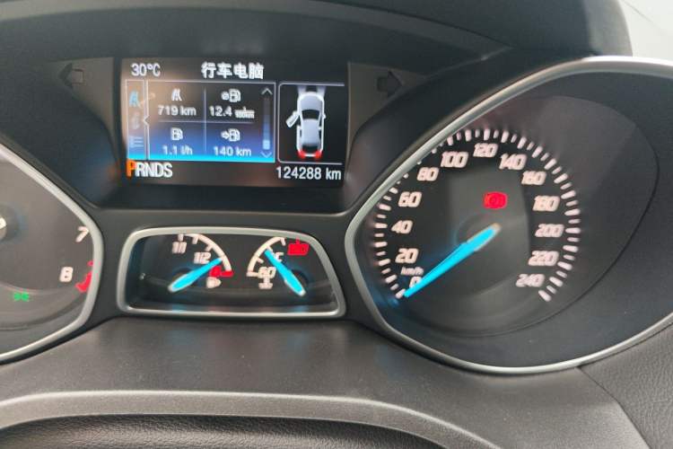 Used Ford Kuga 2015 2.0L GTDi Four-Wheel-Drive Sport Model Odometer Close Up