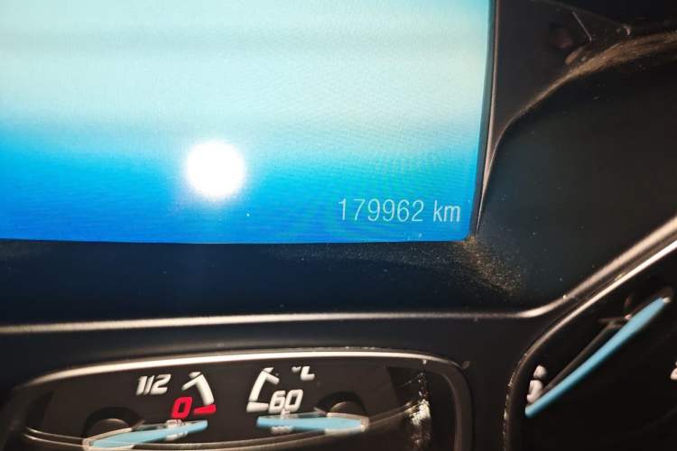 Used Ford Kuga 2015 2.0L GTDi Four-Wheel-Drive Sport Model Odometer Close Up