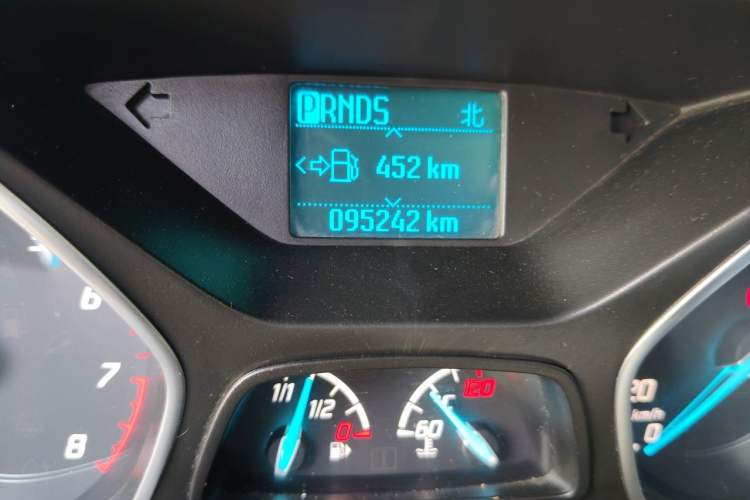 Used Ford Kuga 2015 1.5L GTDi Two-Wheel Drive Fashion Edition Odometer Close Up