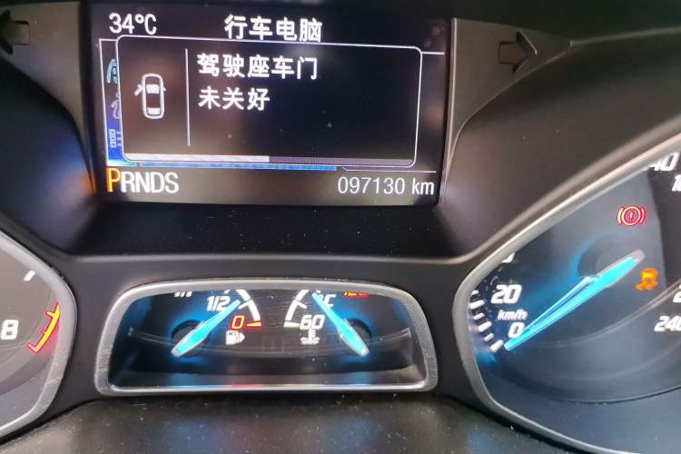 Used Ford Kuga 2015 2.0L GTDi Four-Wheel Drive Elite Model Odometer Close Up
