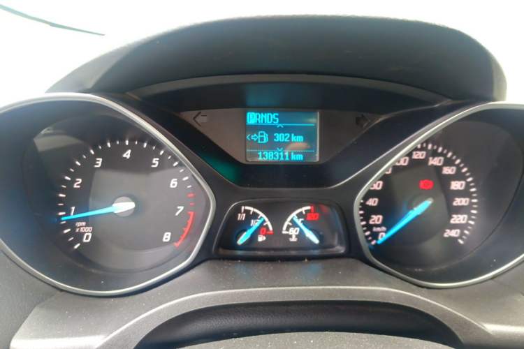 Used Ford Kuga 2015 1.5L GTDi Two-Wheel-Drive Comfort Model Odometer Close Up
