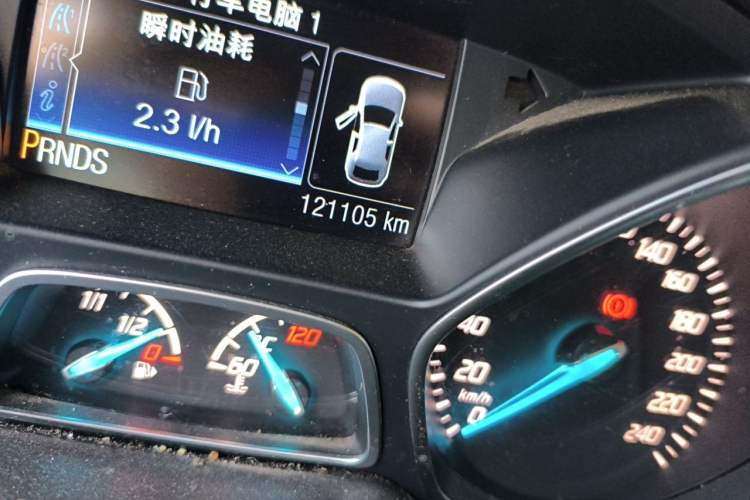 Used Ford Kuga 2015 2.0L GTDi Four-Wheel Drive Elite Model Odometer Close Up