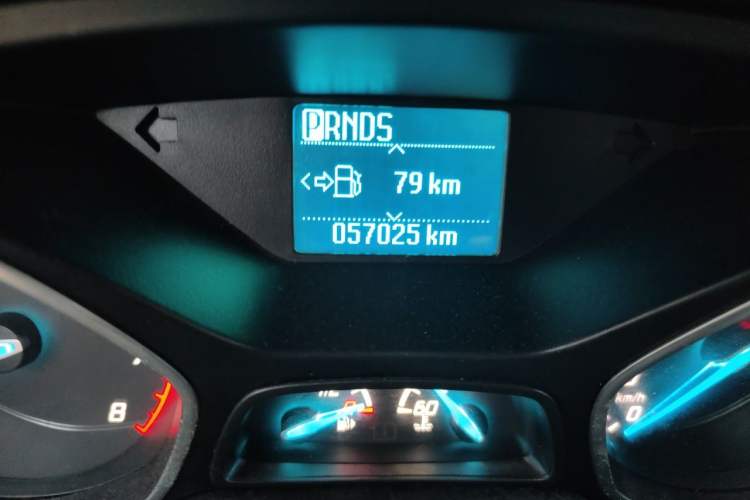 Used Ford Kuga 2015 1.5L GTDi Two-Wheel-Drive Comfort Model Odometer Close Up