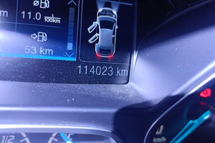 Used Ford Kuga 2015 2.0L GTDi Four-Wheel-Drive Sport Model Odometer Close Up