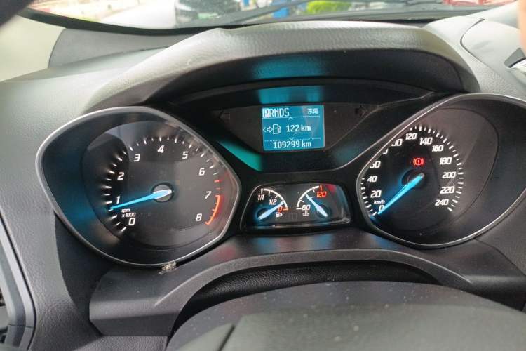 Used Ford Kuga 2015 1.5L GTDi Two-Wheel Drive Fashion Edition Odometer Close Up