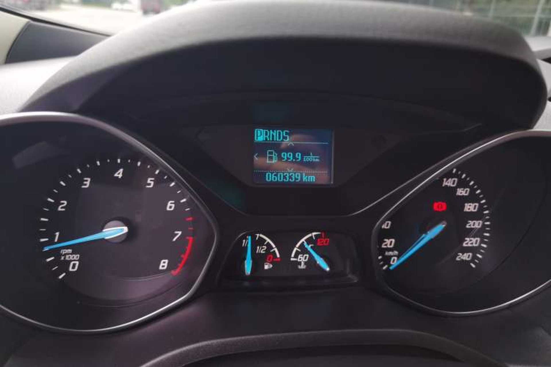 Used Ford Kuga 2015 1.5L GTDi Two-Wheel-Drive Comfort Model Odometer Close Up