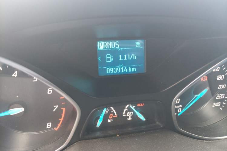 Used Ford Kuga 2015 1.5L GTDi Two-Wheel Drive Fashion Edition Odometer Close Up