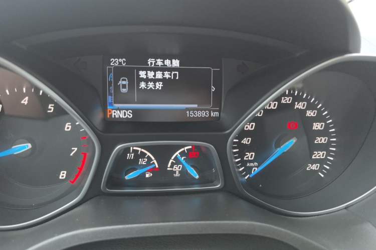 Used Ford Kuga 2015 2.0L GTDi Four-Wheel-Drive Sport Model Odometer Close Up