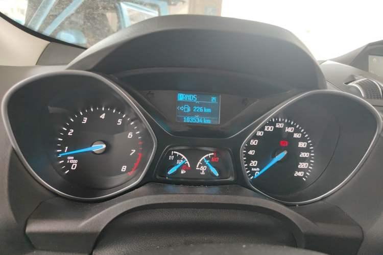 Used Ford Kuga 2015 1.5L GTDi Two-Wheel-Drive Comfort Model Odometer Close Up