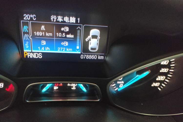 Used Ford Kuga 2015 2.0L GTDi Four-Wheel-Drive Sport Model Odometer Close Up