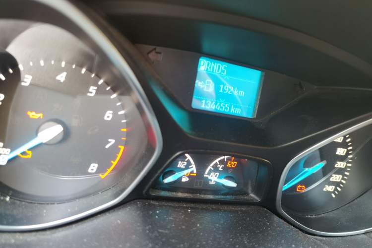Used Ford Kuga 2015 1.5L GTDi Two-Wheel-Drive Comfort Model Odometer Close Up