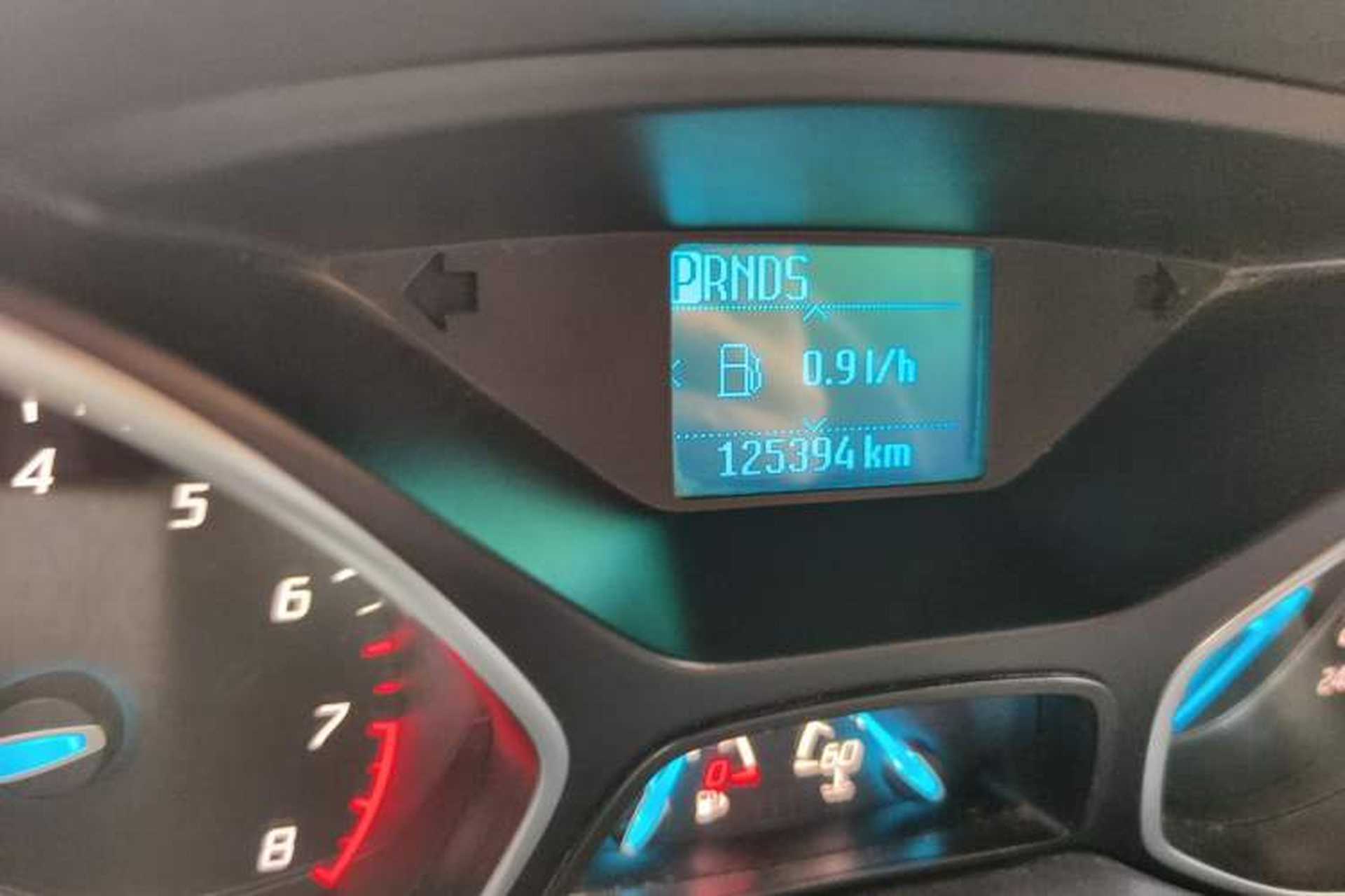 Used Ford Kuga 2015 1.5L GTDi Two-Wheel-Drive Comfort Model Odometer Close Up