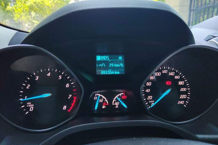 Used Ford Kuga 2015 1.5L GTDi Two-Wheel Drive Fashion Edition Odometer Close Up