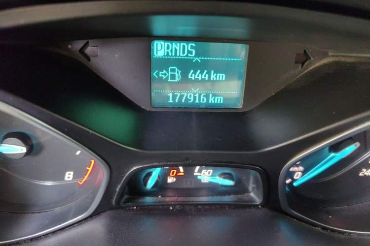 Used Ford Kuga 2015 1.5L GTDi Two-Wheel-Drive Comfort Model Odometer Close Up