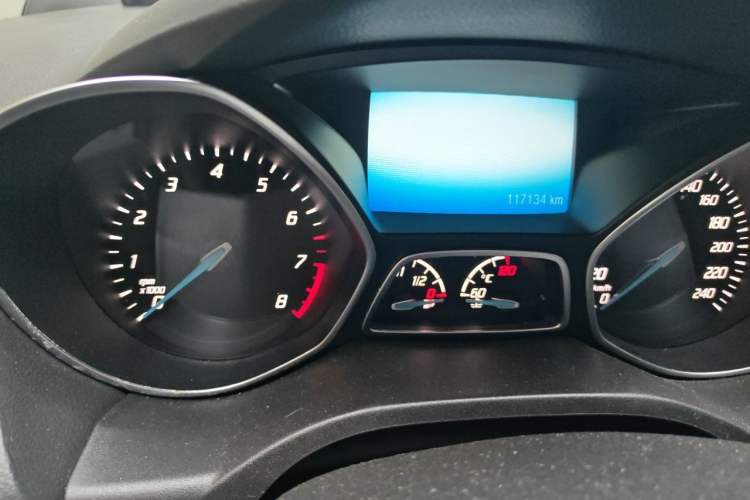 Used Ford Kuga 2015 2.0L GTDi Four-Wheel Drive Elite Model Odometer Close Up