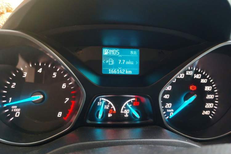 Used Ford Kuga 2015 1.5L GTDi Two-Wheel Drive Fashion Edition Odometer Close Up