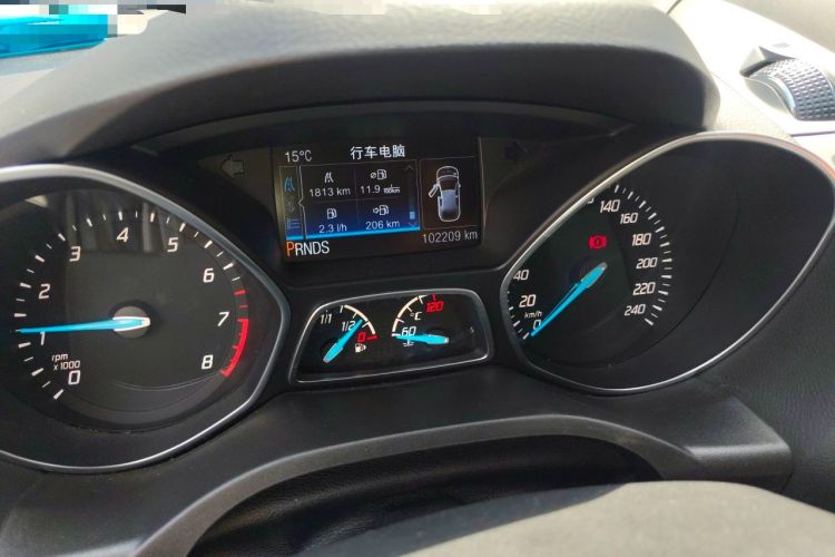 Used Ford Kuga 2015 2.0L GTDi Four-Wheel-Drive Sport Model Odometer Close Up