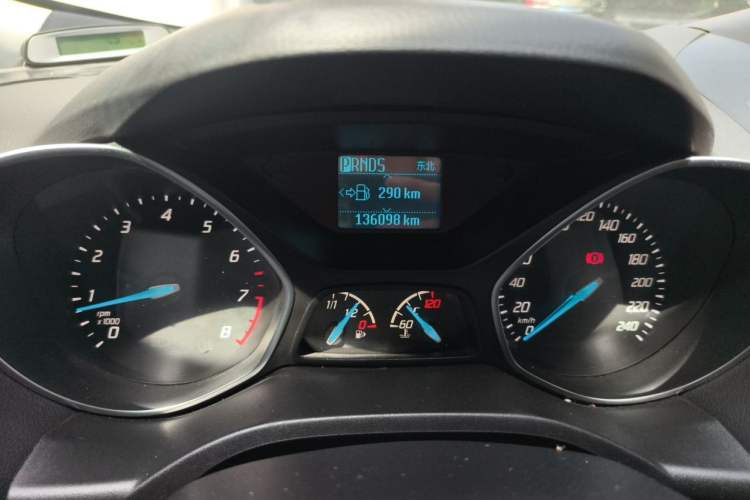 Used Ford Kuga 2015 1.5L GTDi Two-Wheel Drive Fashion Edition Odometer Close Up