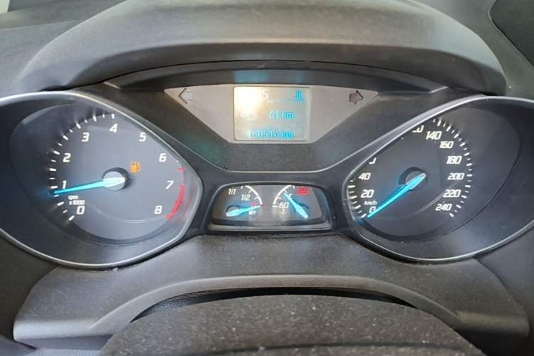 Used Ford Kuga 2015 1.5L GTDi Two-Wheel Drive Fashion Edition Odometer Close Up